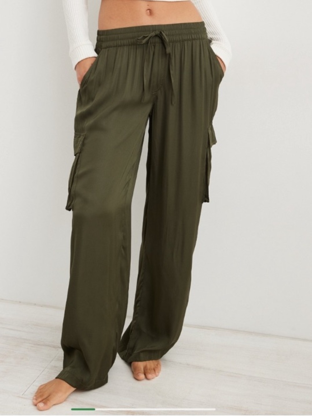 Aerie Wide Leg Cargo Pants in Olive Green XS